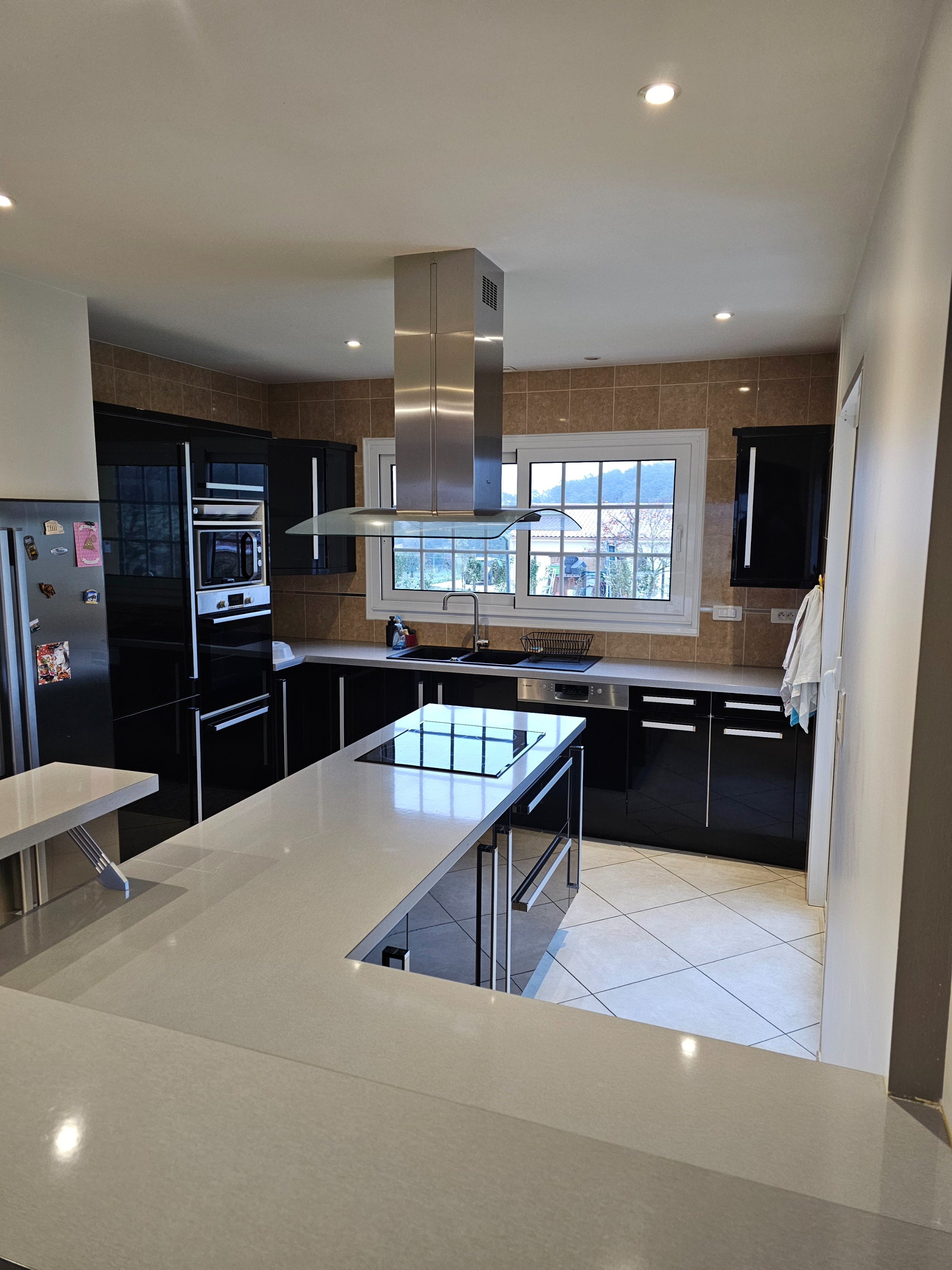 Cuisine avant covering